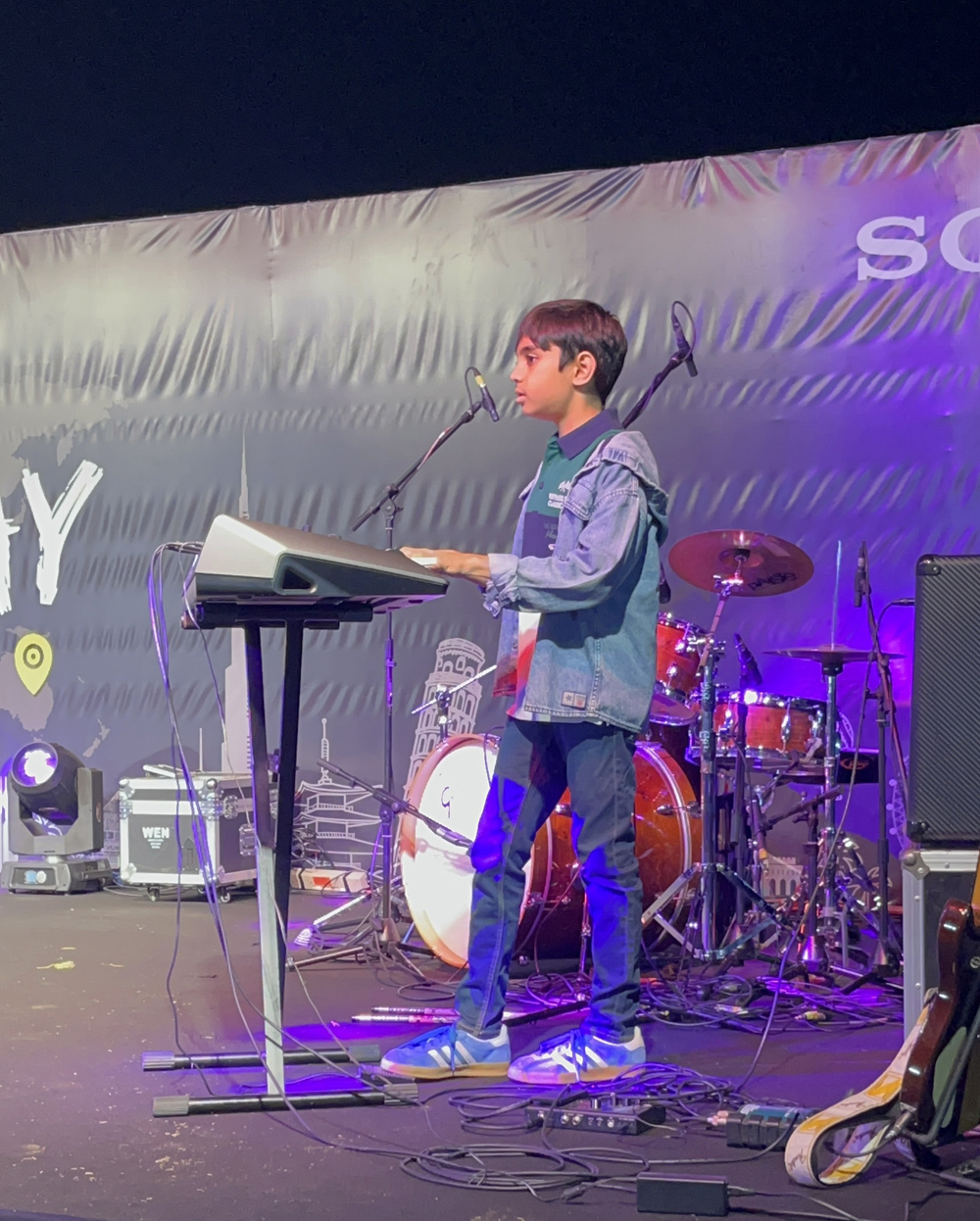 Viaan Ghorpade performing Interstellar theme on keyboard at Sony family day in Dubai